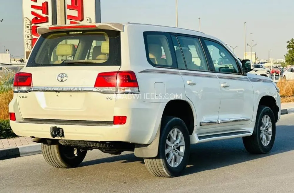 Toyota Land Cruiser 2018 for Sale in Dubai Image-5