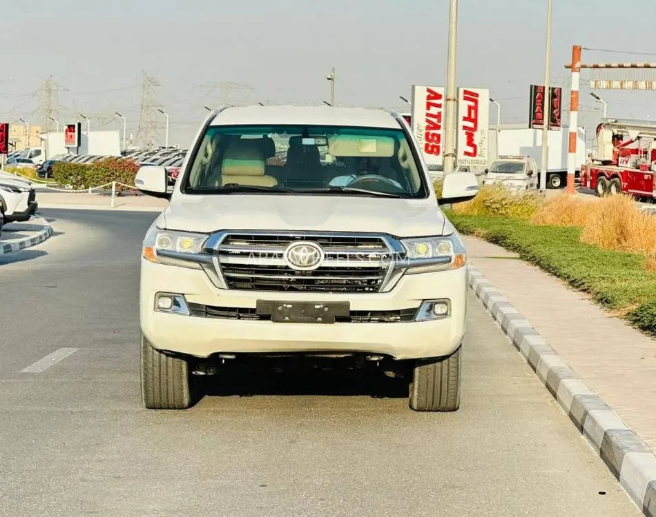 Toyota Land Cruiser 2018 for Sale in Dubai Image-9