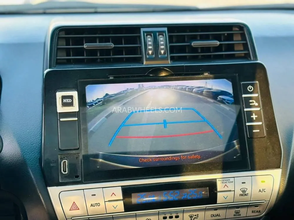 Toyota Land Cruiser Prado 2022 for Sale in Dubai Image-17