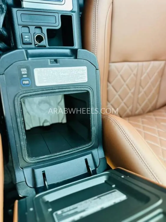 Toyota Land Cruiser Prado 2022 for Sale in Dubai Image-19