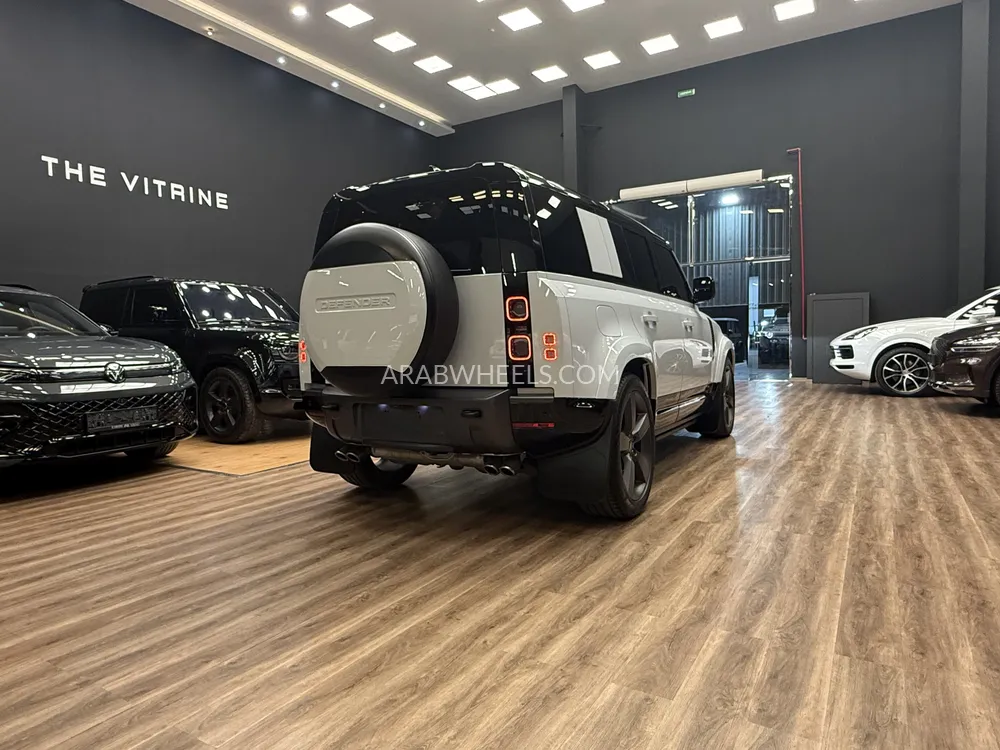 Land Rover Defender 2023 for Sale in Dubai Image-5