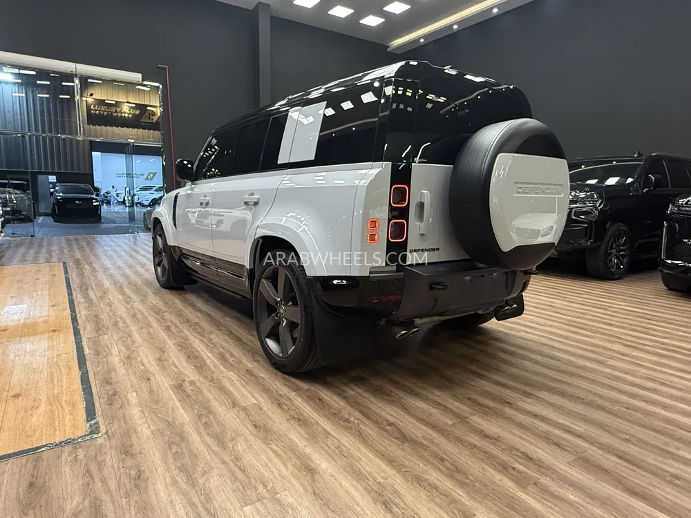 Land Rover Defender 2023 for Sale in Dubai Image-4