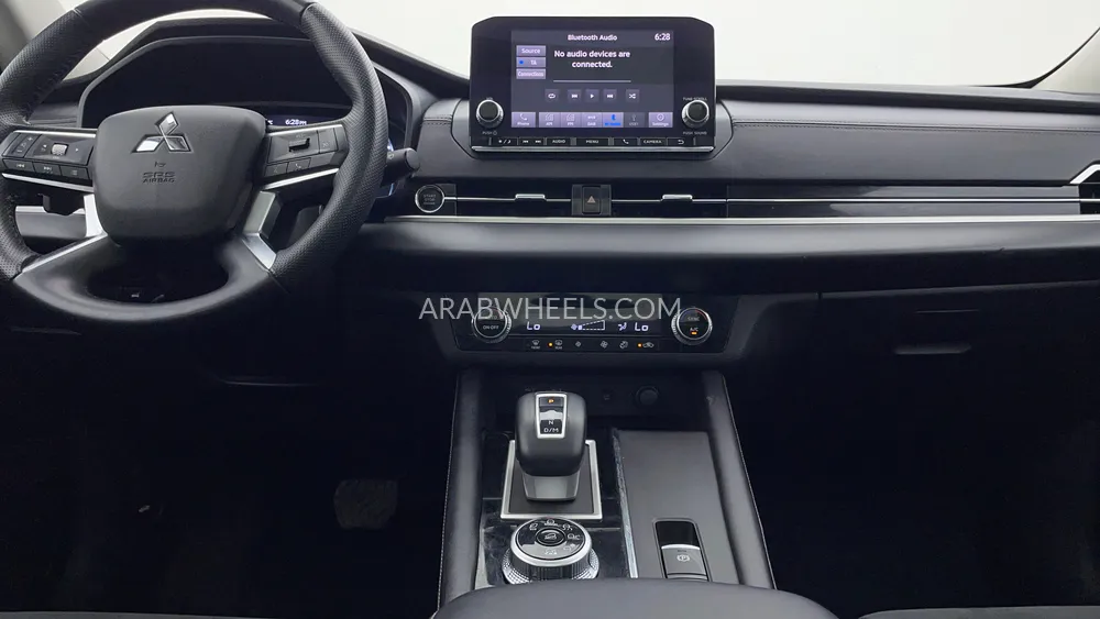 Mitsubishi Outlander 2024 for Sale in Dubai Image-14