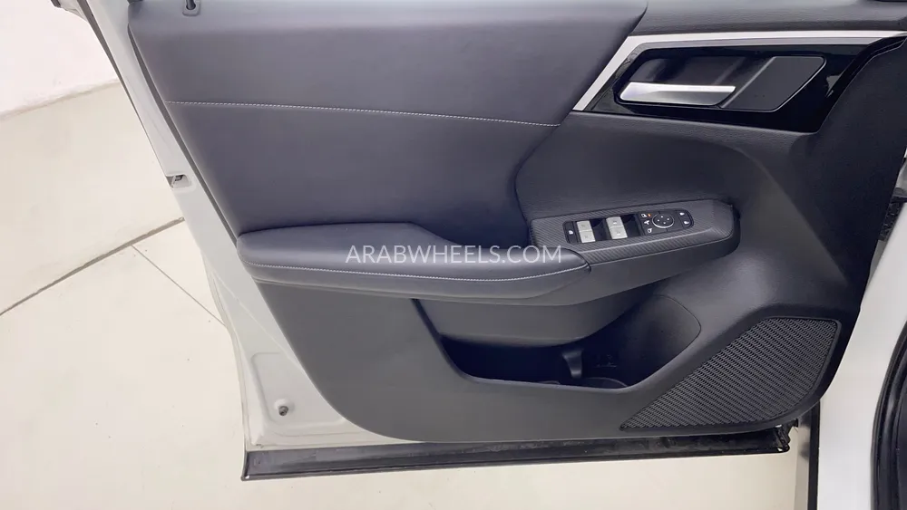 Mitsubishi Outlander 2024 for Sale in Dubai Image-19