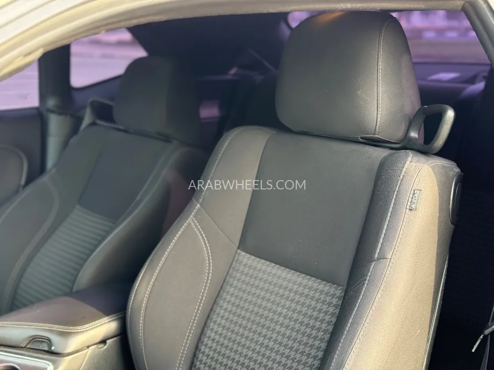 Dodge Challenger 2018 for Sale in Dubai Image-9