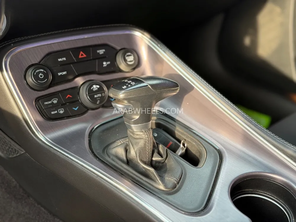 Dodge Challenger 2018 for Sale in Dubai Image-8