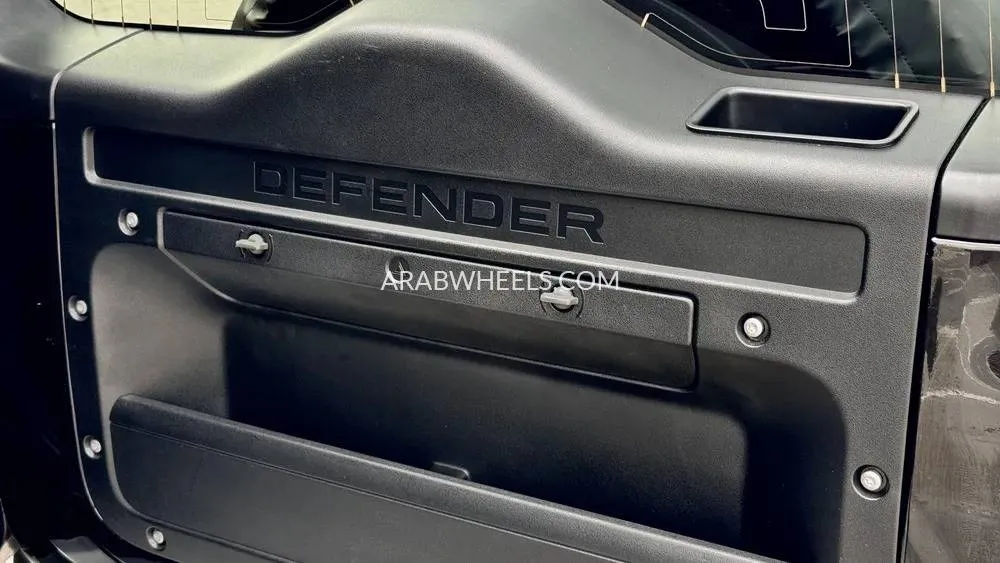 لاند روفر ديفندر 2020 for Sale in دبي Image-17