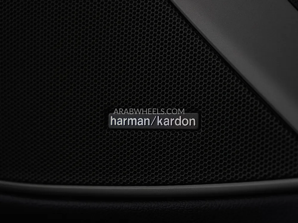 بي إم دبليو الفئة الثالثة 2023 for Sale in دبي Image-11