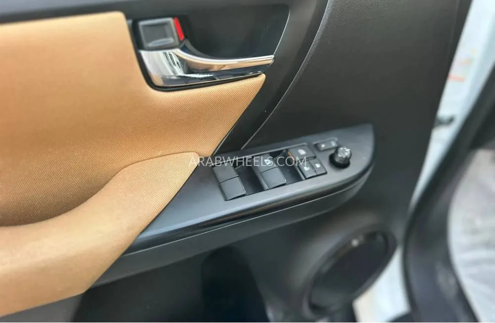 Toyota Fortuner 2024 for Sale in Sharjah Image-11