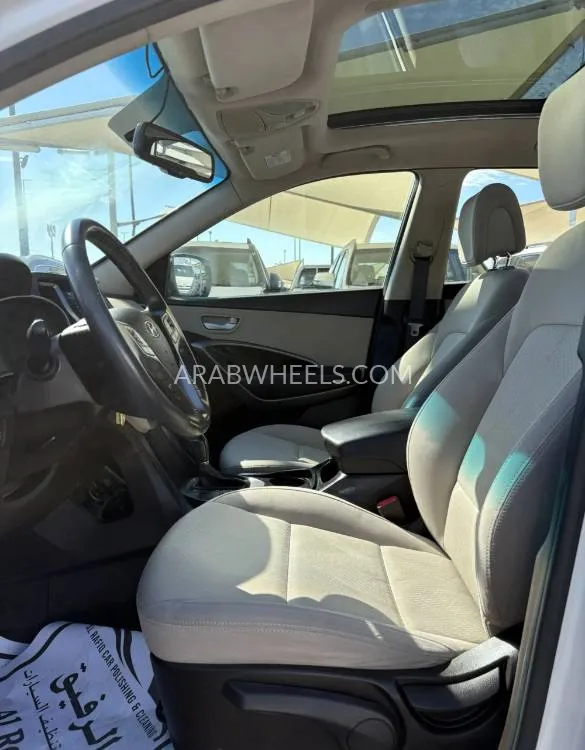 هيونداي سانتا في 2014 for Sale in الشارقة Image-19