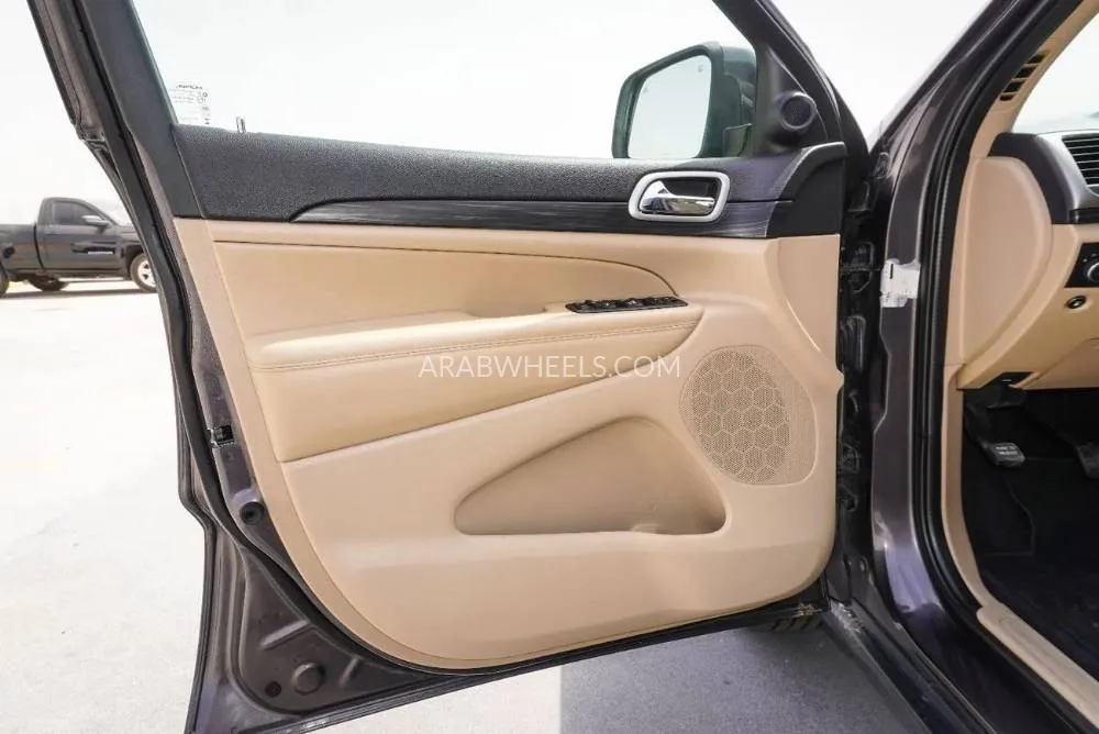 Jeep Cherokee 2021 for Sale in Dubai Image-20