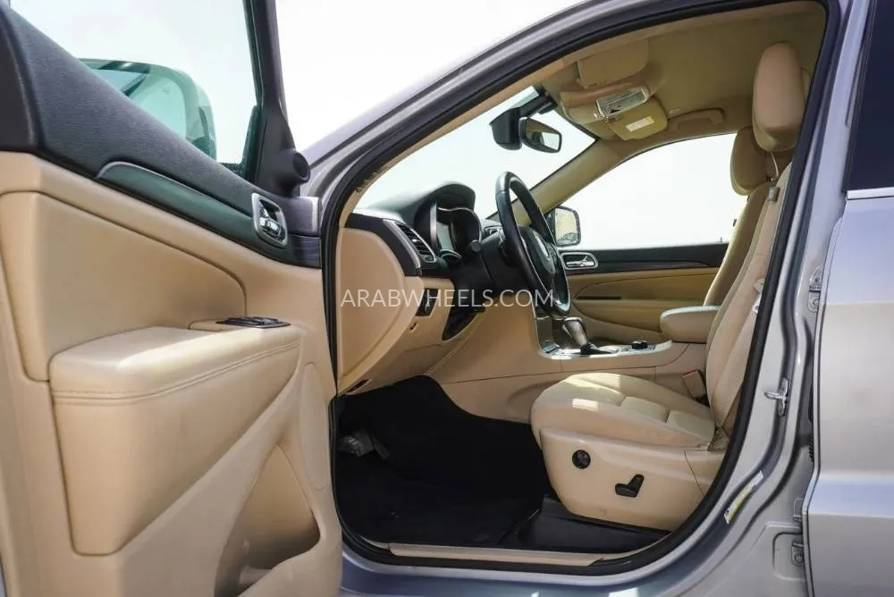 Jeep Cherokee 2022 for Sale in Dubai Image-11