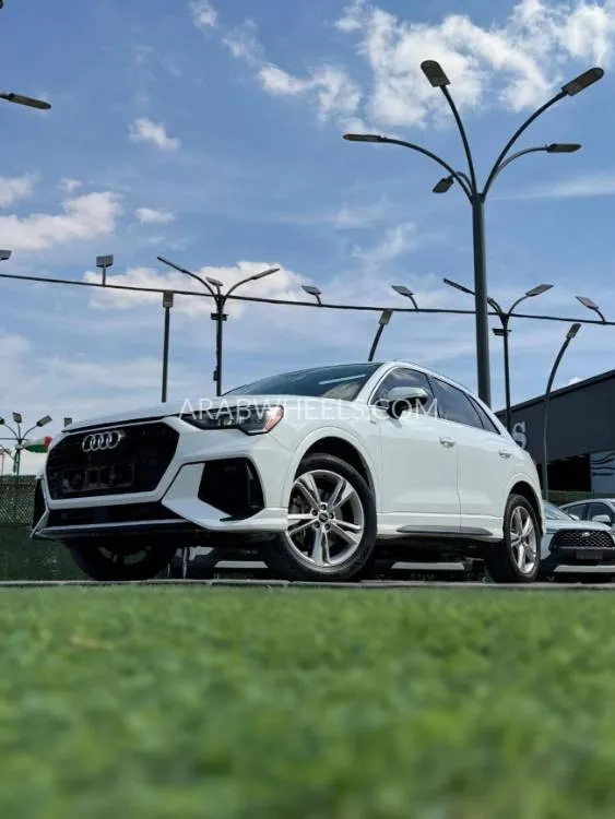 Audi Q3 2022 for Sale in Ajman Image-2