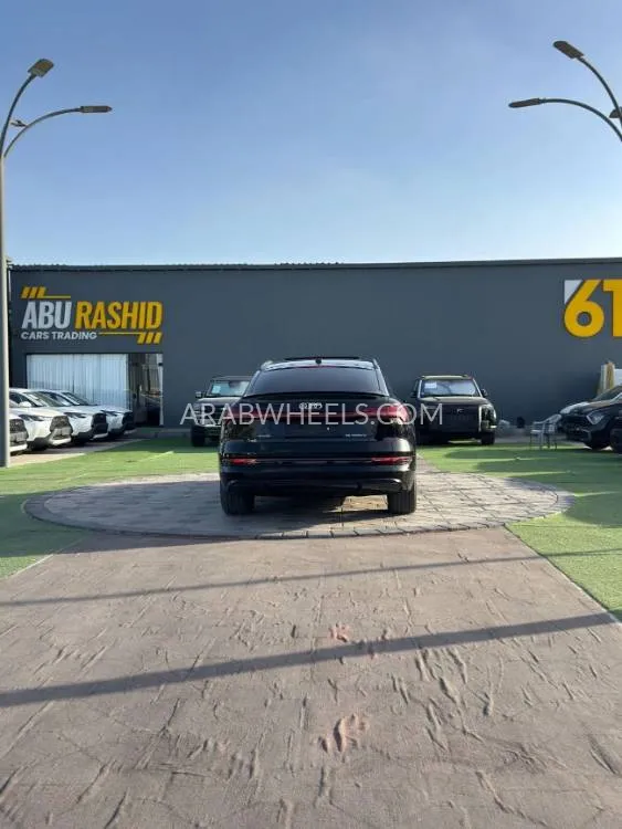 أودي Q8 e-tron 2020 for Sale in عجمان Image-16