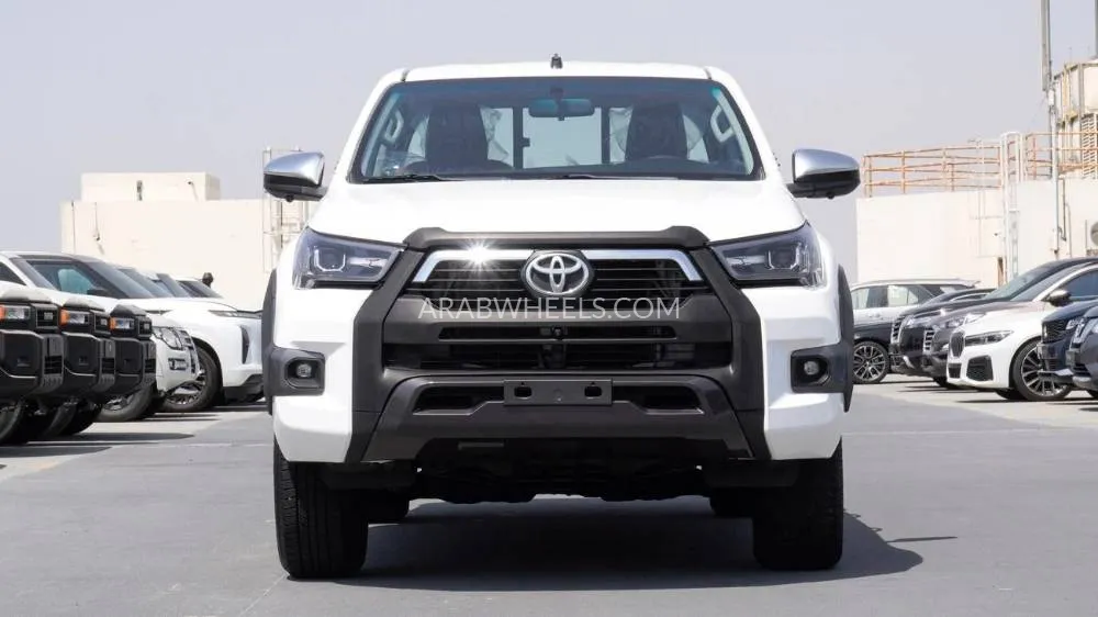 Toyota Hilux 2017 for Sale in Dubai Image-2