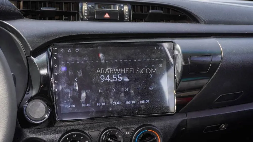 Toyota Hilux 2017 for Sale in Dubai Image-10