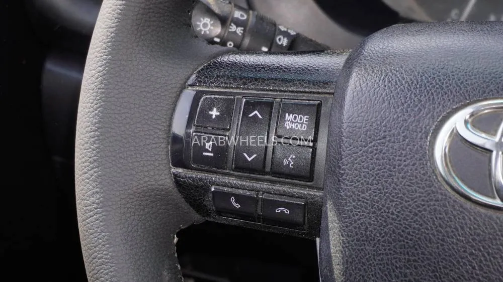 Toyota Hilux 2017 for Sale in Dubai Image-12