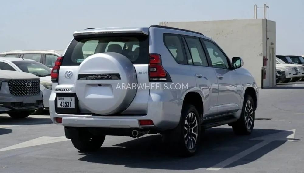 Toyota Land Cruiser 2023 for Sale in Dubai Image-5