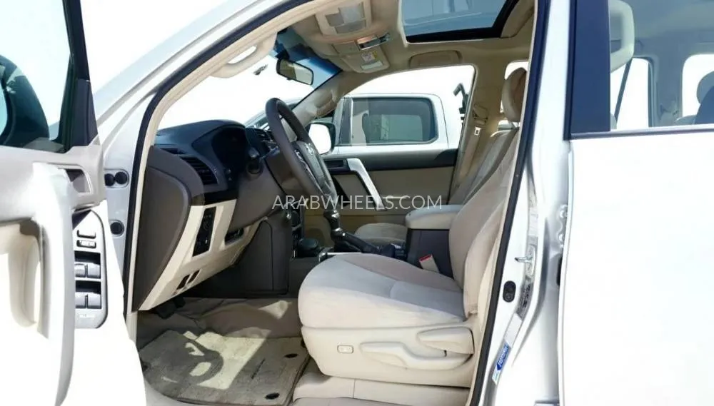 Toyota Land Cruiser 2023 for Sale in Dubai Image-9