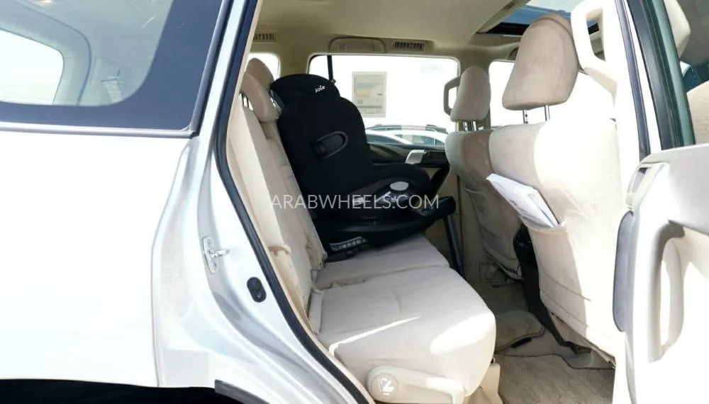 Toyota Land Cruiser 2023 for Sale in Dubai Image-12