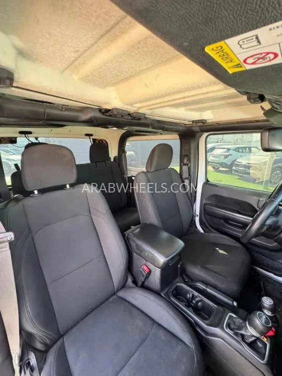 Jeep Wrangler 2018 for Sale in Ajman Image-13