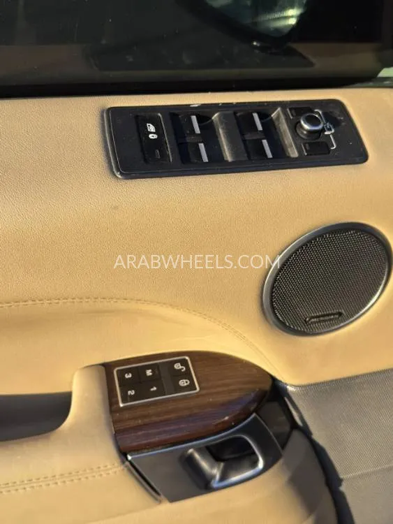 Land Rover Range Rover Sport 2015 for Sale in Ajman Image-17