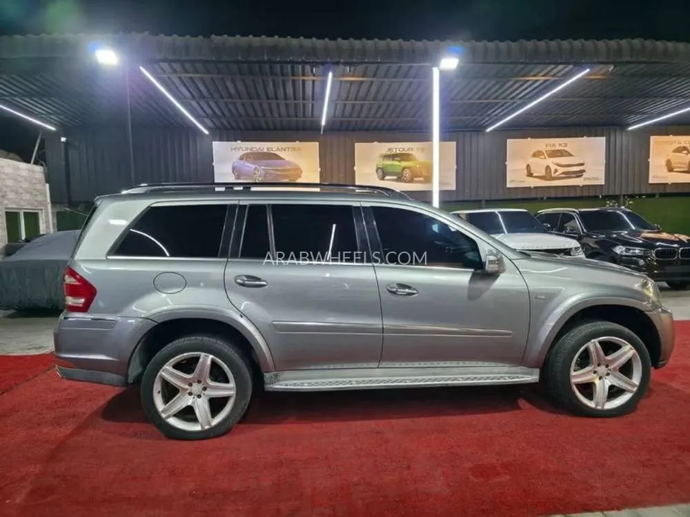 Mercedes Benz GL Class 2012 for Sale in Ajman Image-4