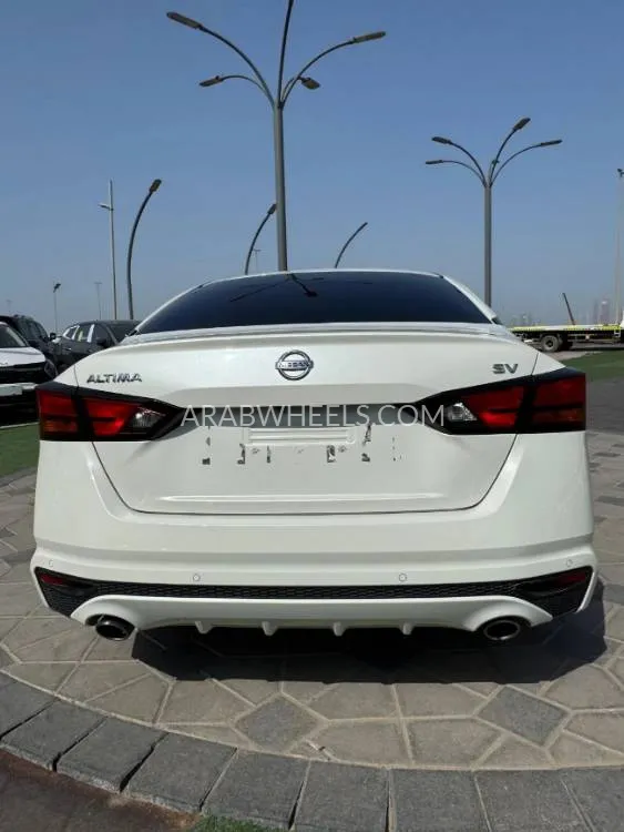 Nissan Altima 2020 for Sale in Ajman Image-11
