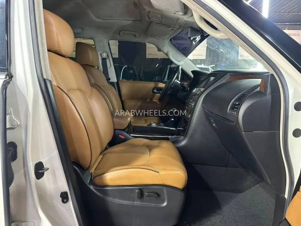 Nissan Patrol 2019 for Sale in Ajman Image-9