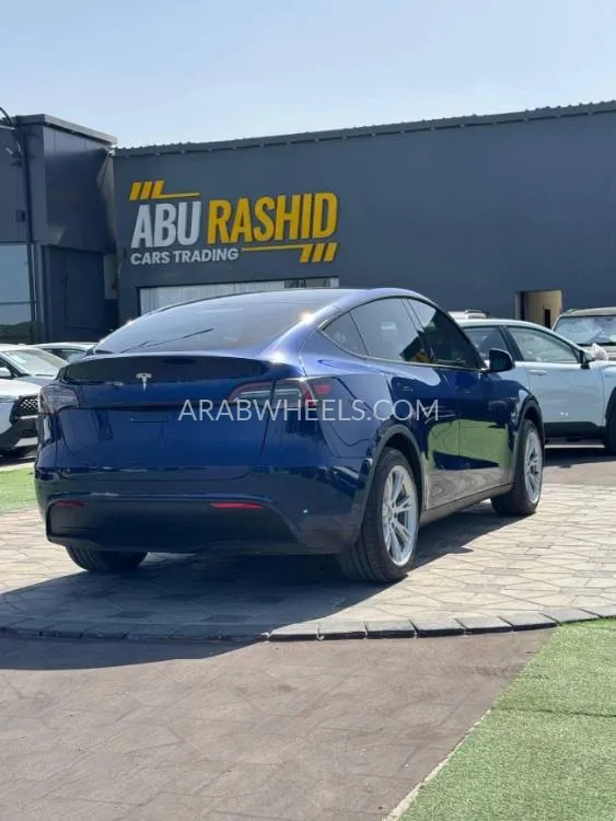 Tesla Model Y 2024 for Sale in Ajman Image-9