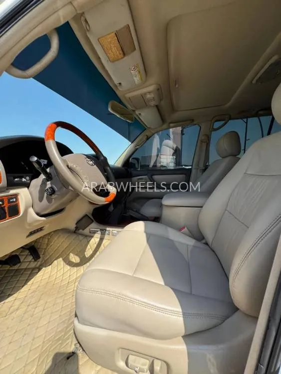 Toyota Land Cruiser 2006 for Sale in Ajman Image-12