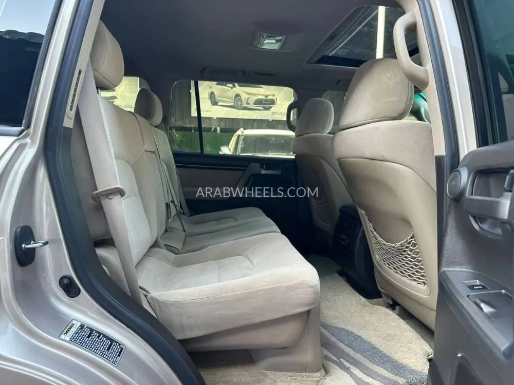 Toyota Land Cruiser 2010 for Sale in Ajman Image-8