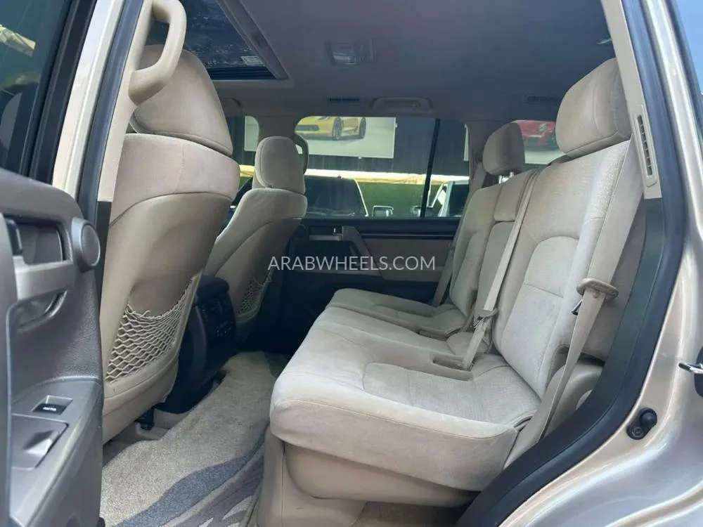 Toyota Land Cruiser 2010 for Sale in Ajman Image-11