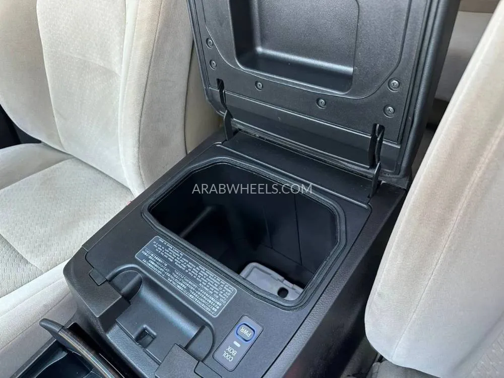 Toyota Land Cruiser 2010 for Sale in Ajman Image-18