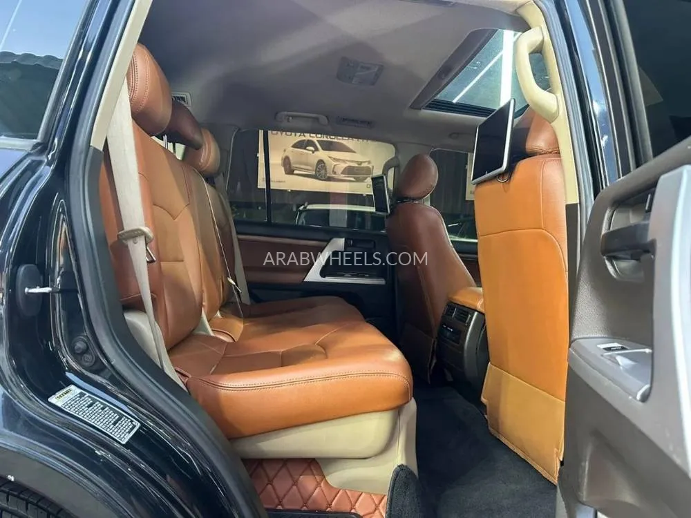 Toyota Land Cruiser 2010 for Sale in Ajman Image-7