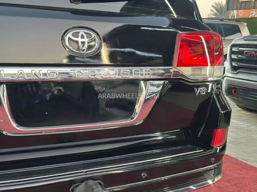 Toyota Land Cruiser 2010 for Sale in Ajman Image-19