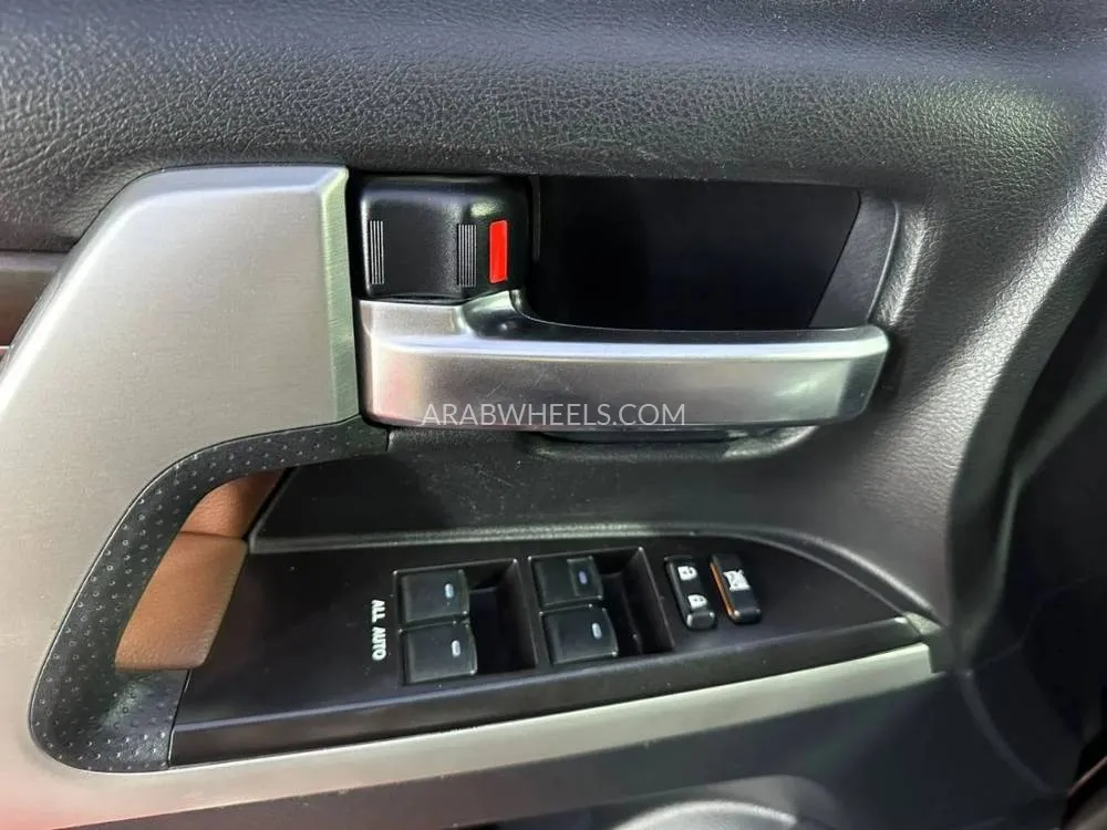 Toyota Land Cruiser 2019 for Sale in Ajman Image-9