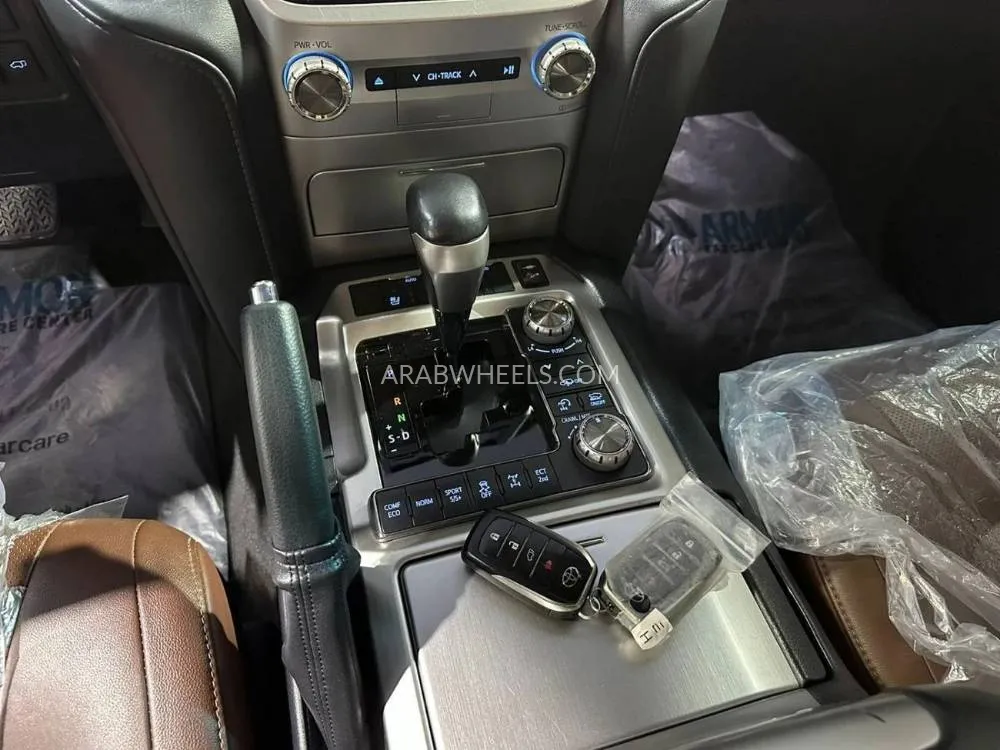 Toyota Land Cruiser 2019 for Sale in Ajman Image-11