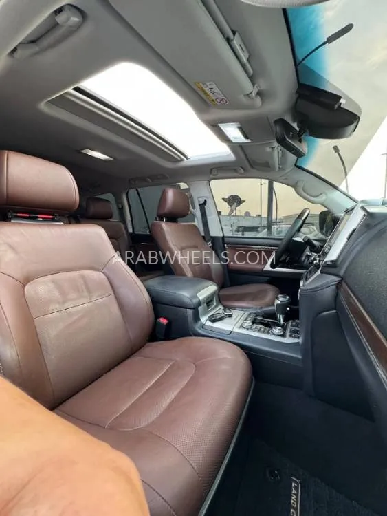 Toyota Land Cruiser 2019 for Sale in Ajman Image-10
