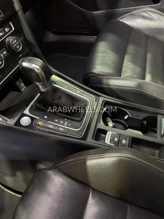 Volkswagen Golf 2016 for Sale in Ajman Image-9
