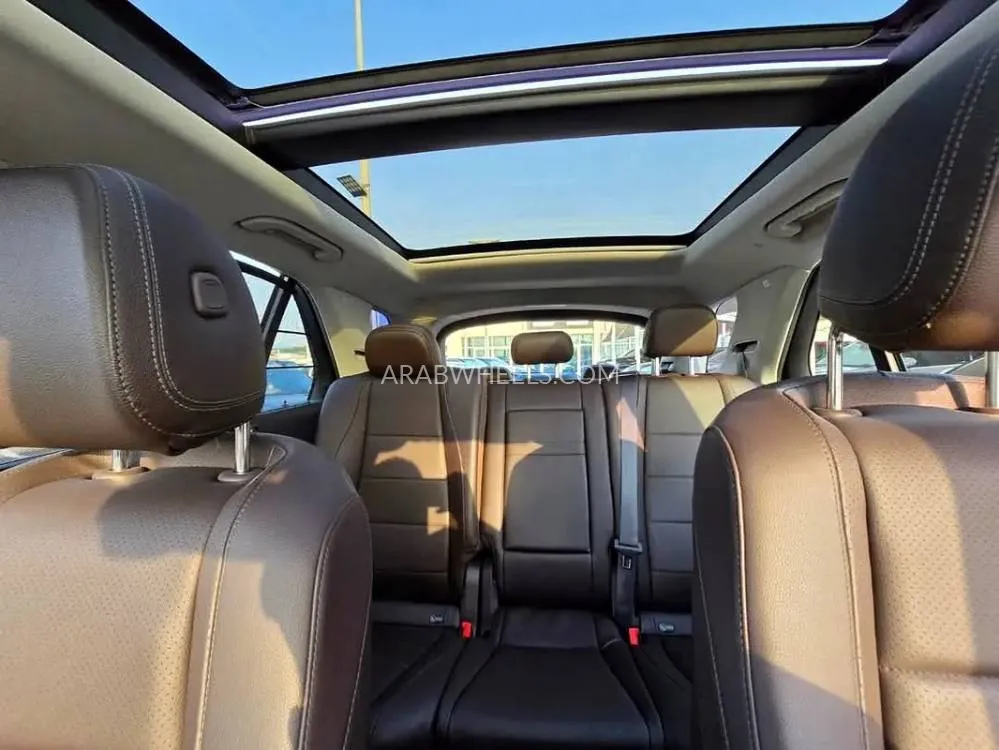 Mercedes Benz GLE Class 2019 for Sale in Sharjah Image-3