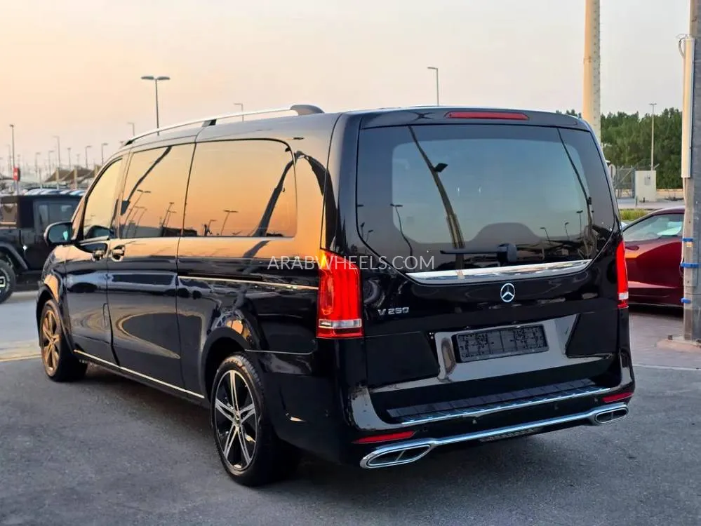 Mercedes Benz V Class 2018 for Sale in Sharjah Image-12