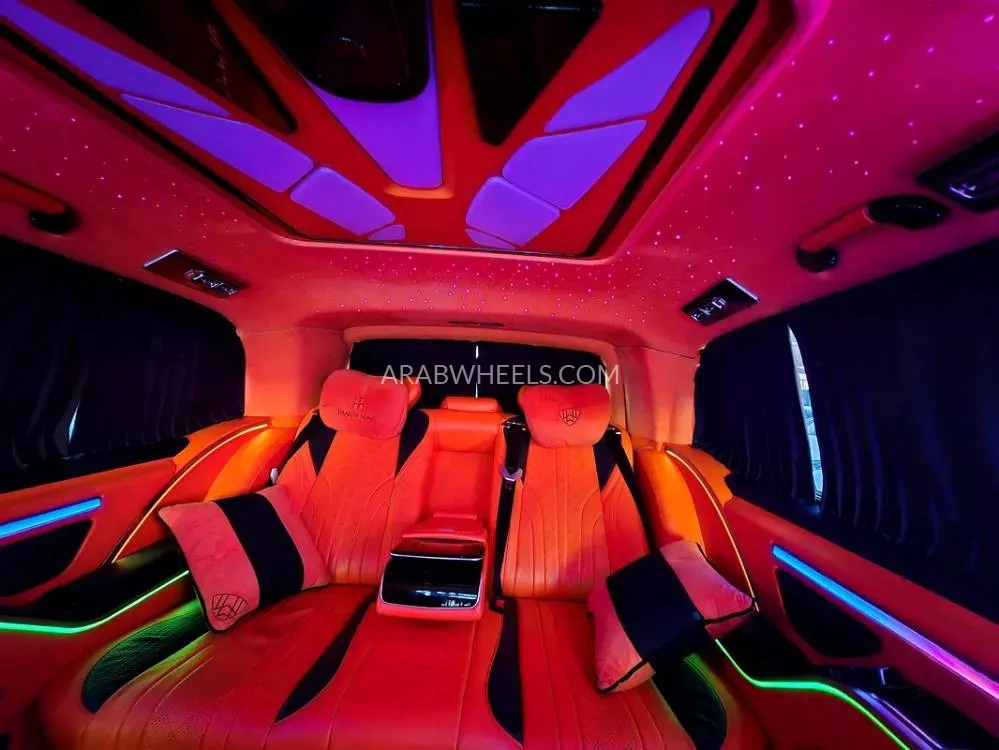 مرسيدس بنز كلاس V 2018 for Sale in الشارقة Image-6