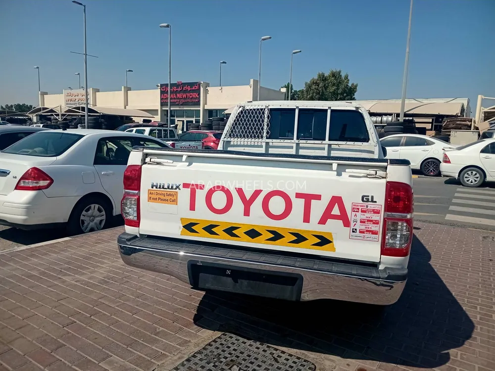 Toyota Hilux 2015 for Sale in Sharjah Image-6