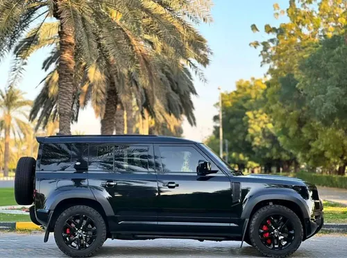 Land Rover Defender 110 HSE (P400) 2023