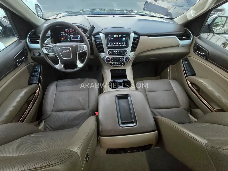 GMC Yukon XL 2020 for Sale in Sharjah Image-6