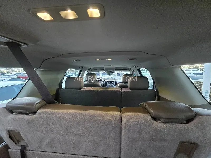GMC Yukon XL 2020 for Sale in Sharjah Image-7