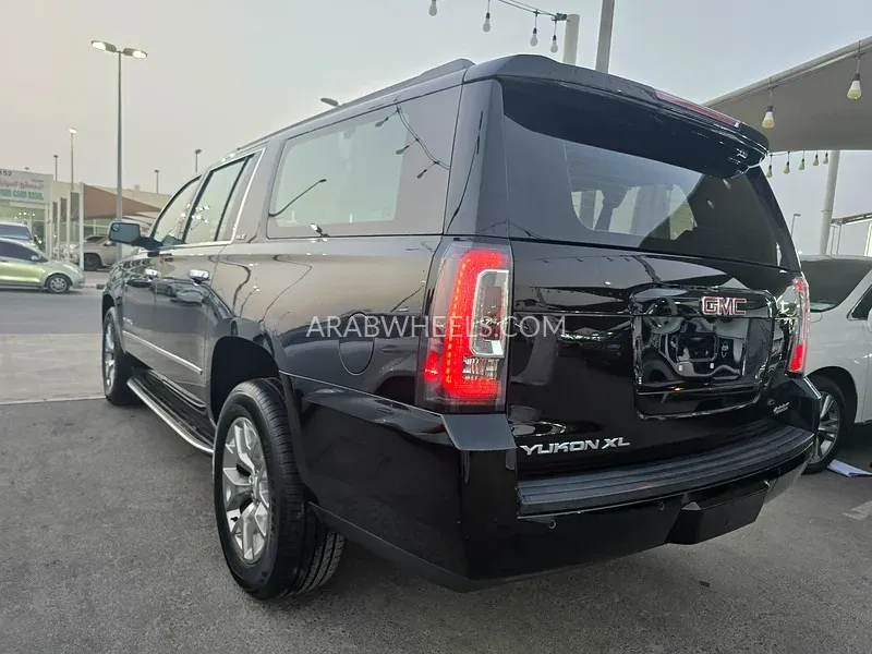 GMC Yukon XL 2020 for Sale in Sharjah Image-12