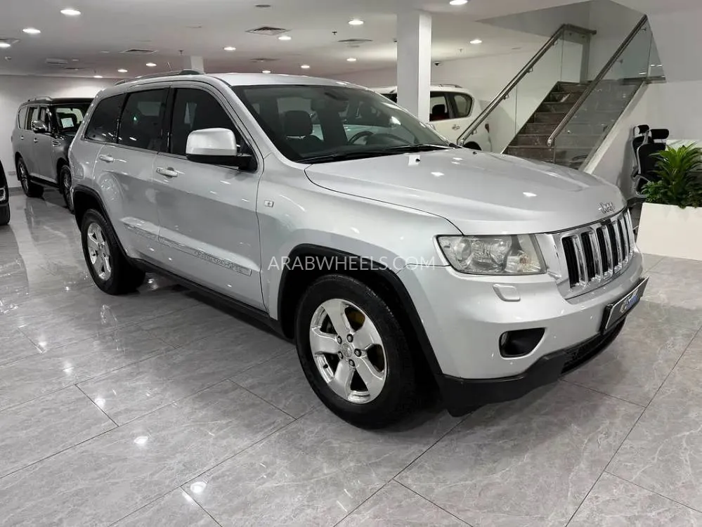 Jeep Grand Cherokee 2012 for Sale in Dubai Image-3