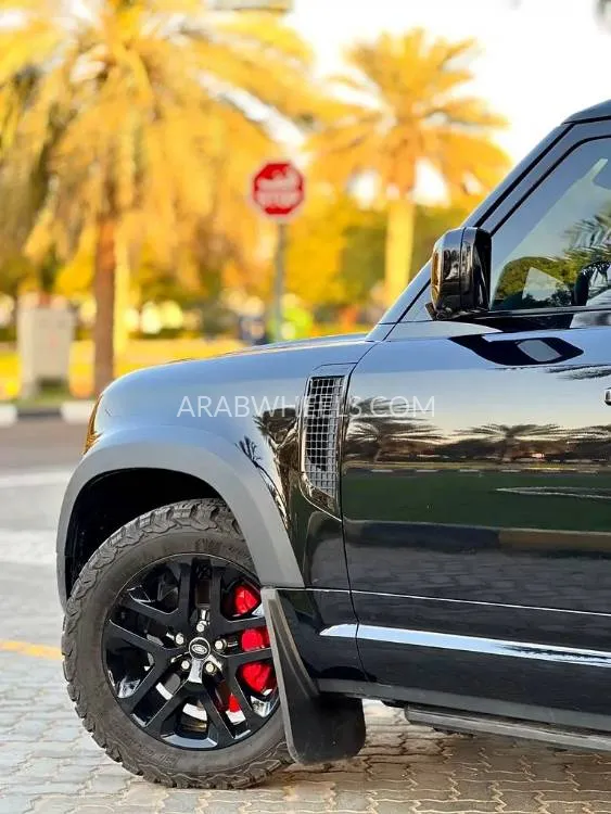 Land Rover Defender 2023 for Sale in Dubai Image-2